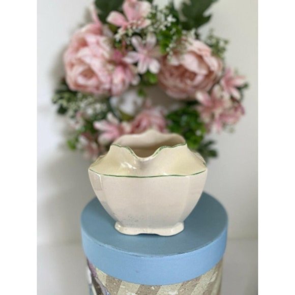 Royal Ivory John Maddock & Sons Creamer - Picture 12 of 12